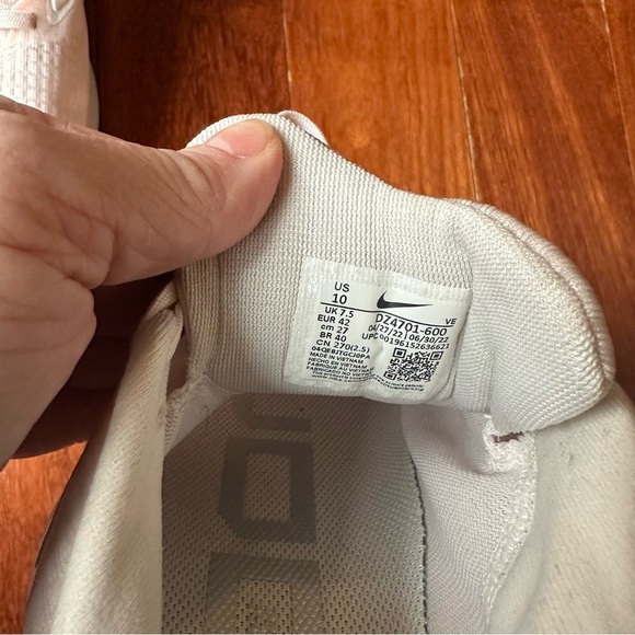 Women’s Nike Air Zoom Pegasus - Picture 3 of 6